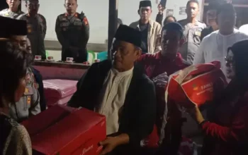 Bupati Luwu Gerak Cepat Sambangi dan Sekaligus Beri Bantuan Korban Kebakaran di Suli Barat