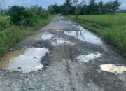 Warga Salupao Luwu Keluhkan Jalan Rusak, Puluhan Tahun Tak Kunjung Diaspal